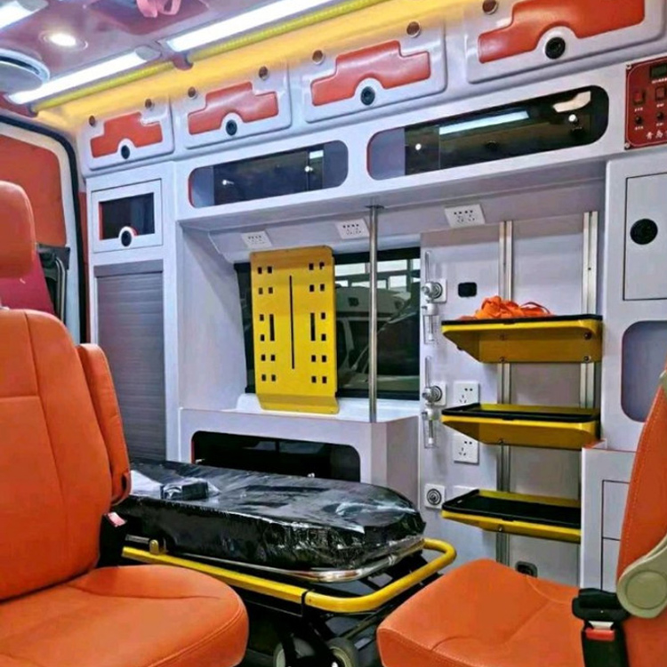宝安长途救护车护送病人租赁价格